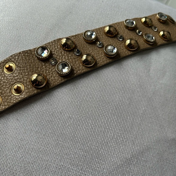 Necklace and two bracelets and a skull scarf - Picture 12 of 16